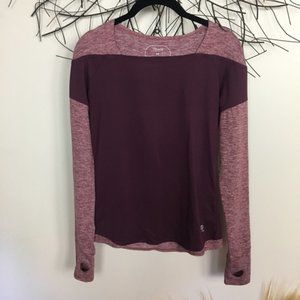 Long sleeve thumb hole athletic top. OISELLE.